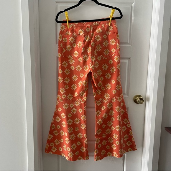 FREE PEOPLE Bell-bottom flare jeans flower print bright orange US Size 28 - Picture 1 of 4